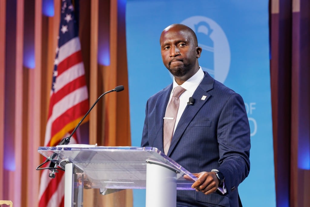 Feature image of CMSD CEO Dr. Warren Morgan delivering his address